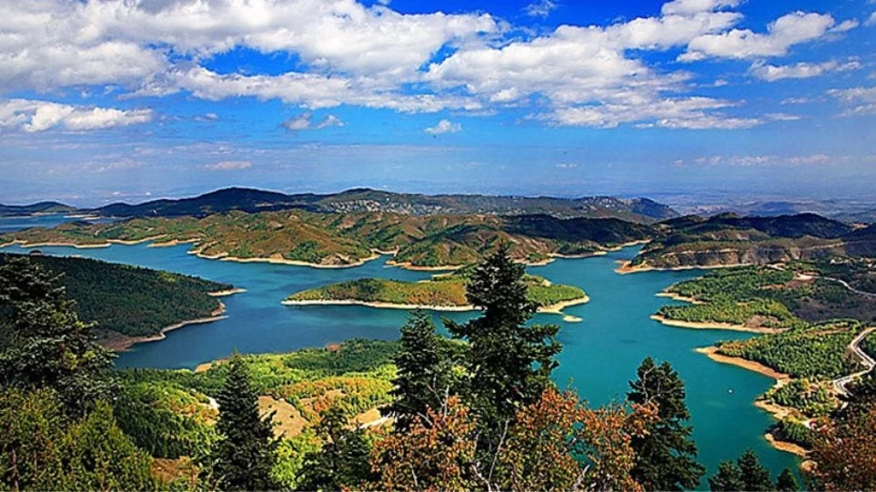 Λίμνη Πλαστήρα: Το μακάβριο μυστικό που κρύβει ο πυθμένας της ειδυλλιακής λίμνης